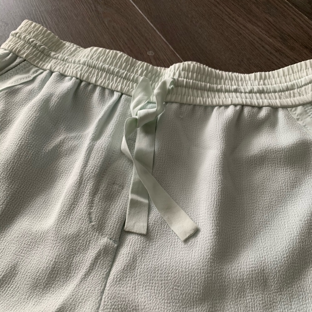 Aritzia Wilfred crepe pants in mint